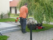 Práce na školní zahradě